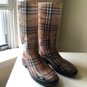 Excellent condition Burberry Rain Boots
